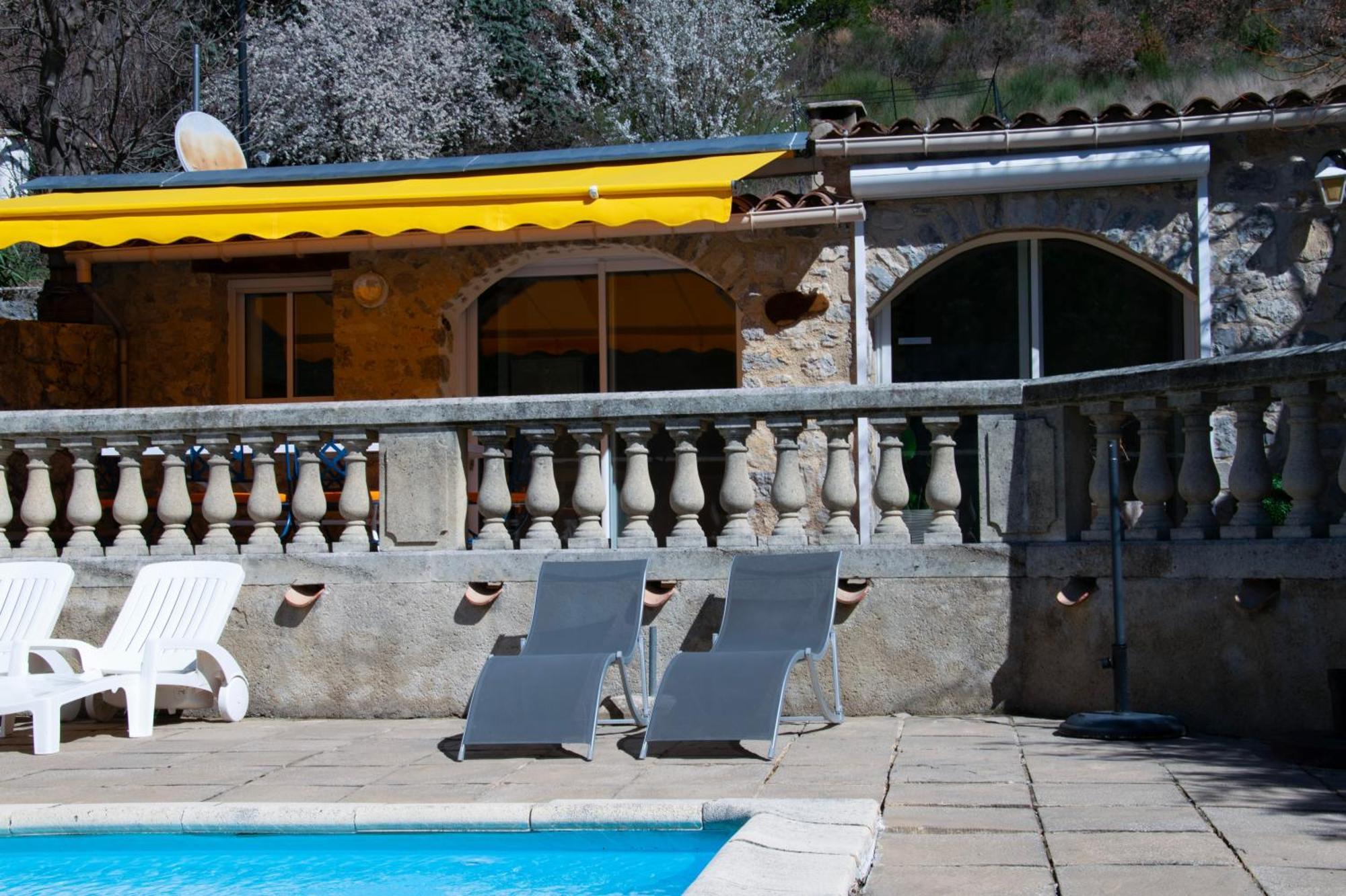 Les Grands Pres Des Baronnies Konuk evi La Roche-sur-le-Buis Dış mekan fotoğraf